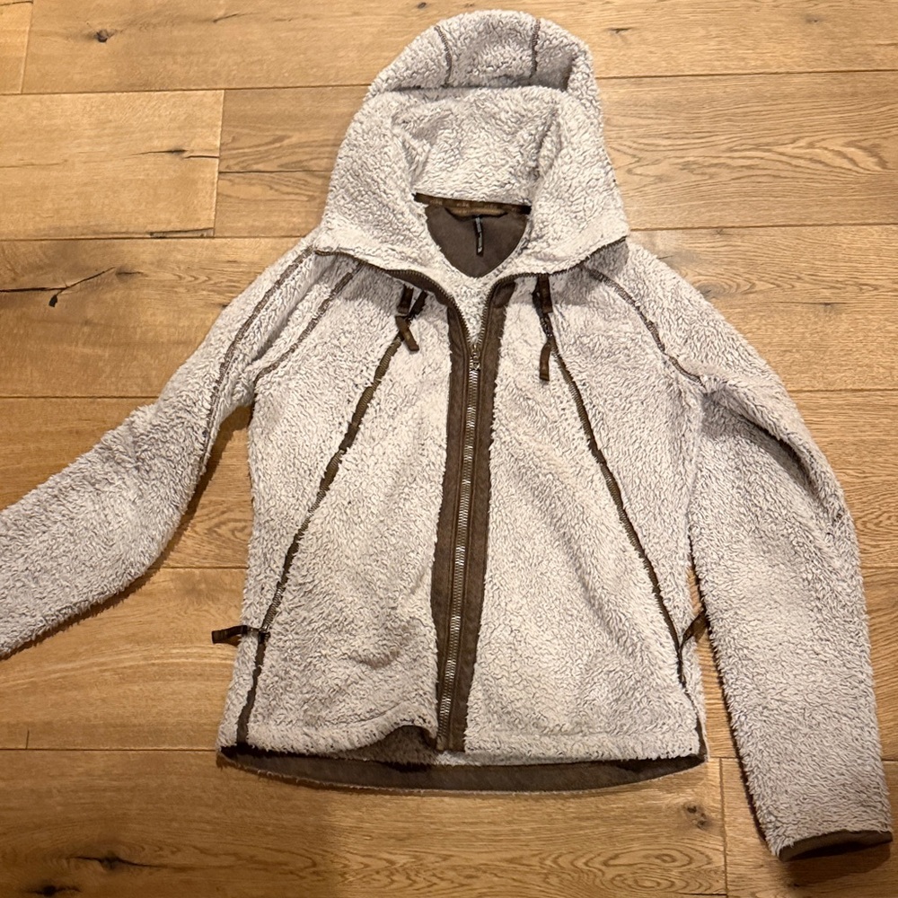 Kuhl Women's Cream Teddy Jacket